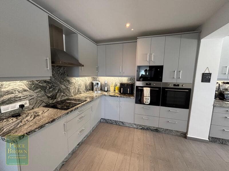 4 sypialnia Willa na sprzedaż w Mojacar z basenem garażem - 699 500 € (Ref: 10154073)