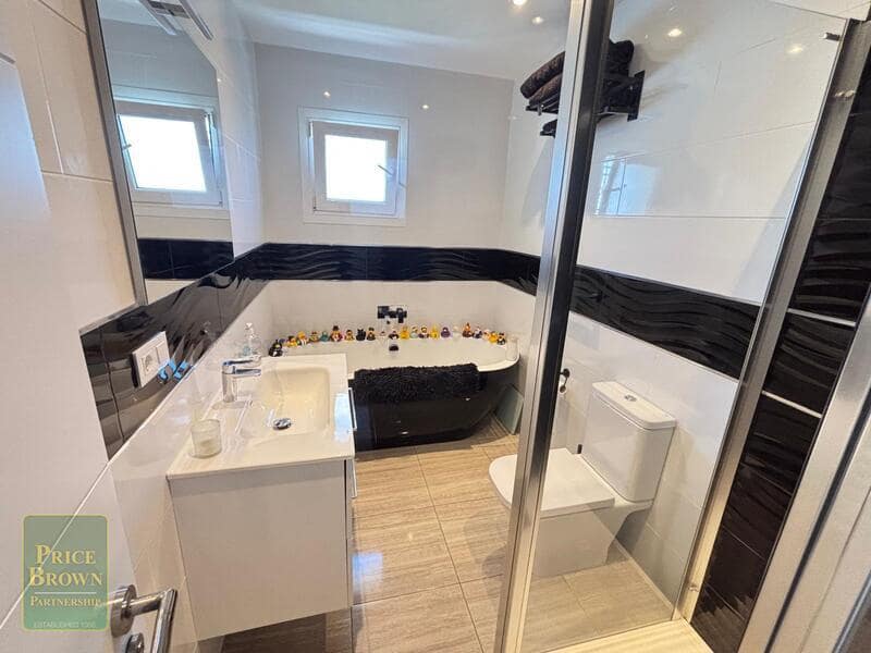 4 sypialnia Willa na sprzedaż w Mojacar z basenem garażem - 699 500 € (Ref: 10154073)
