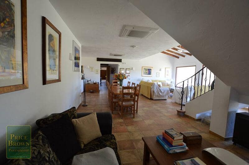 10 soverom Villa til salgs i Turre med svømmebasseng garasje - € 850 000 (Ref: 10172712)
