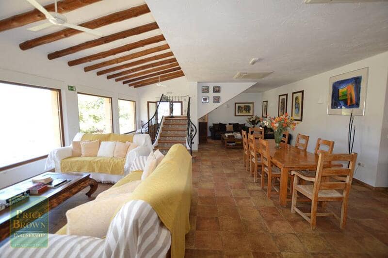 10 soverom Villa til salgs i Turre med svømmebasseng garasje - € 850 000 (Ref: 10172712)