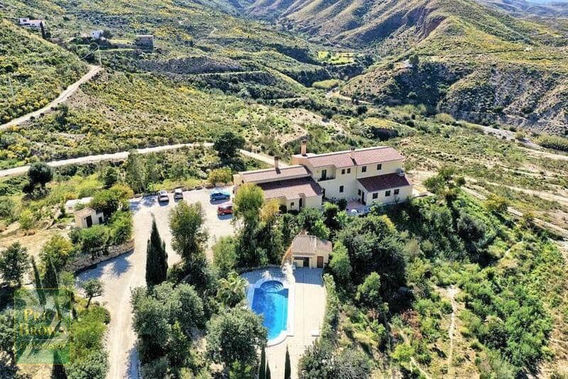 10 soverom Villa til salgs i Turre med svømmebasseng garasje - € 850 000 (Ref: 10172712)