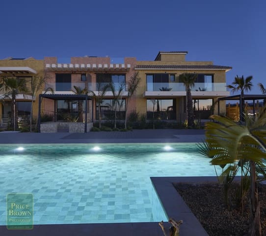 2 quarto Casa em Banda para venda em Cuevas del Almanzora com piscina - 290 000 € (Ref: 7468798)