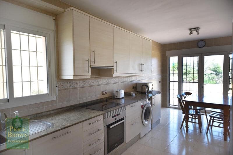 4 bedroom Villa for sale in Vera with pool - € 320,000 (Ref: 8238347)