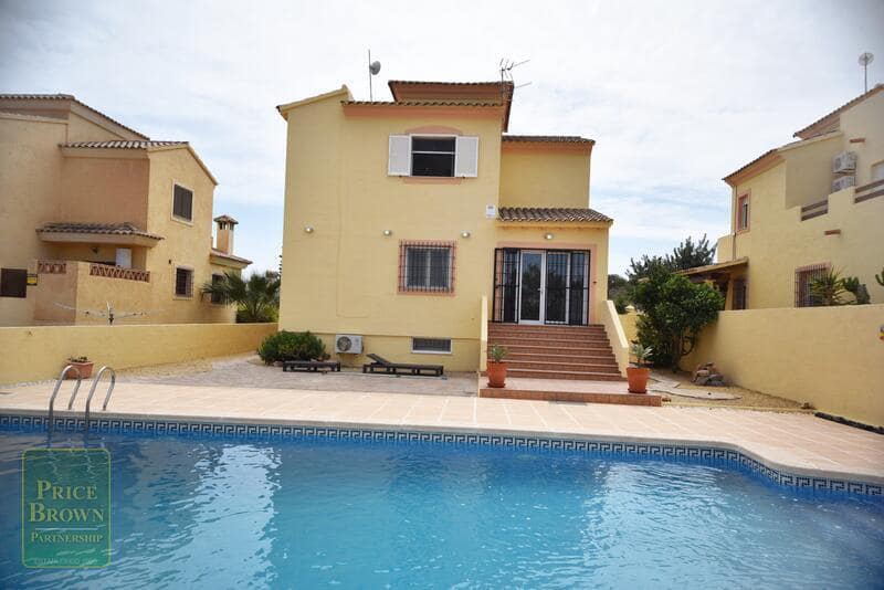 4 bedroom Villa for sale in Vera with pool - € 320,000 (Ref: 8238347)