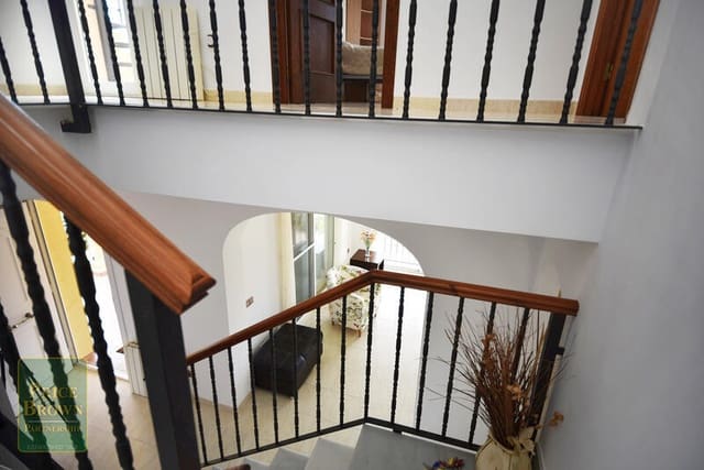 4 bedroom Villa for sale in Vera with pool - € 320,000 (Ref: 8238347)