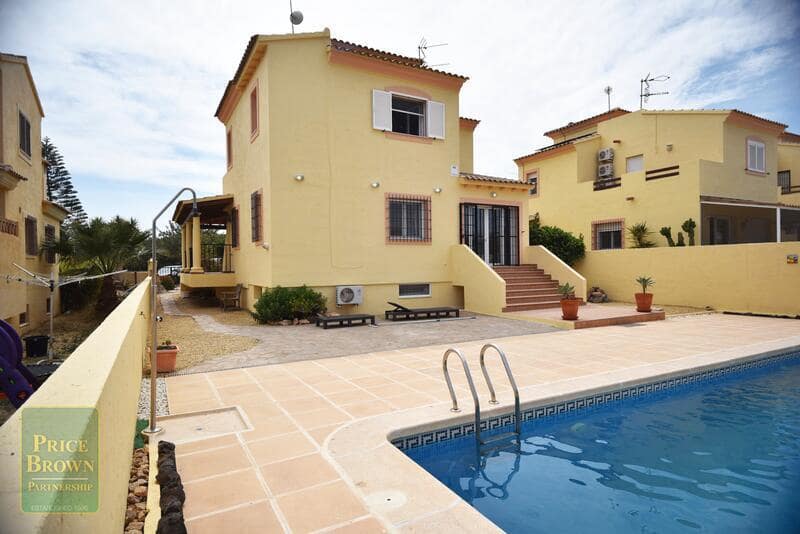 4 bedroom Villa for sale in Vera with pool - € 320,000 (Ref: 8238347)
