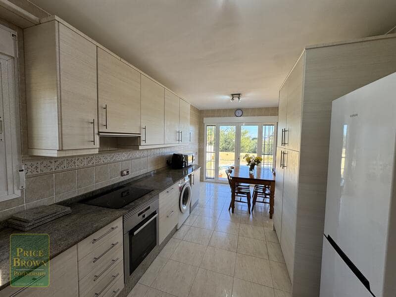 4 bedroom Villa for sale in Vera with pool - € 320,000 (Ref: 8238347)