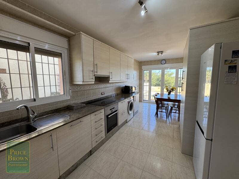 4 bedroom Villa for sale in Vera with pool - € 320,000 (Ref: 8238347)