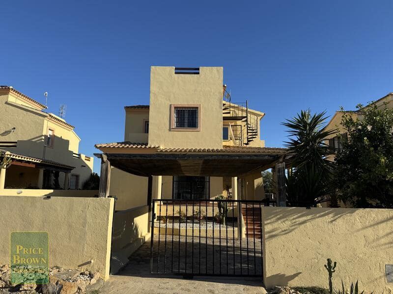 4 bedroom Villa for sale in Vera with pool - € 320,000 (Ref: 8238347)