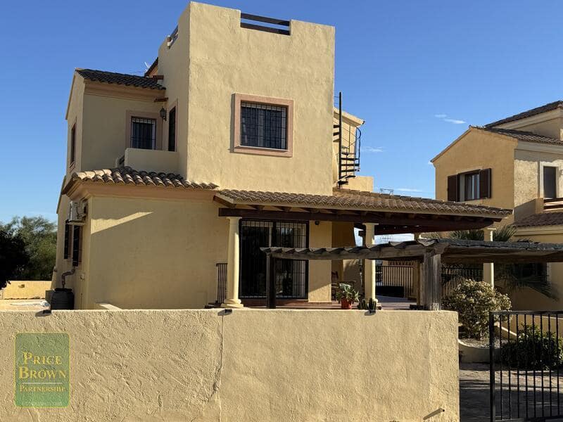 4 bedroom Villa for sale in Vera with pool - € 320,000 (Ref: 8238347)