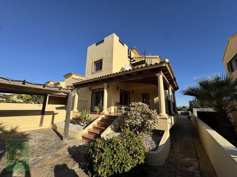 4 bedroom Villa for sale in Vera with pool - € 320,000 (Ref: 8238347)