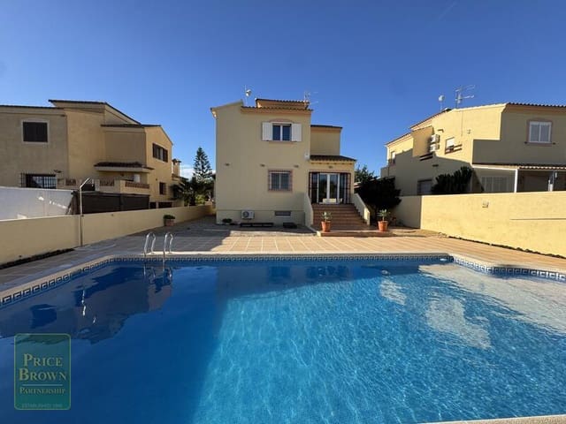 4 bedroom Villa for sale in Vera with pool - € 320,000 (Ref: 8238347)