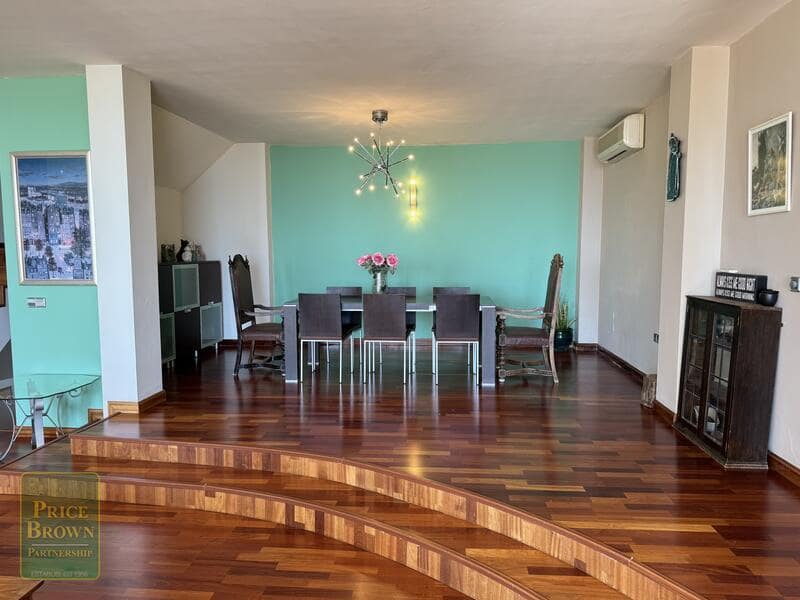 5 soveværelse Finca/Landehus til salg i Los Gallardos med swimmingpool - € 650.000 (Ref: 8292622)