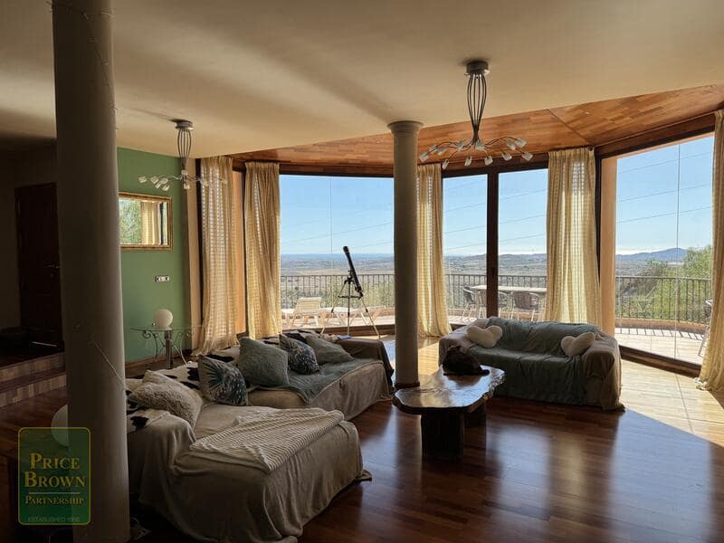 5 soveværelse Finca/Landehus til salg i Los Gallardos med swimmingpool - € 650.000 (Ref: 8292622)