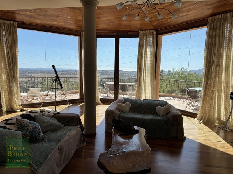 5 soveværelse Finca/Landehus til salg i Los Gallardos med swimmingpool - € 650.000 (Ref: 8292622)