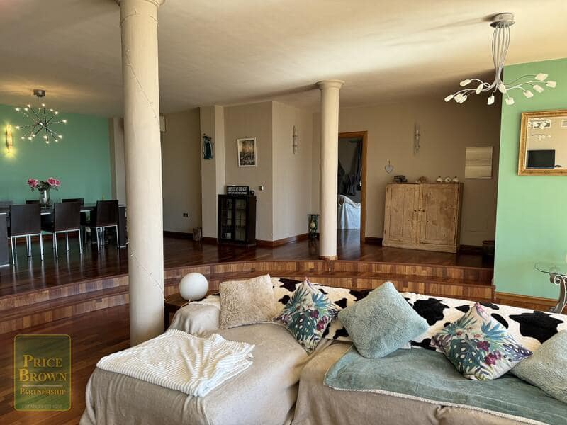 5 soveværelse Finca/Landehus til salg i Los Gallardos med swimmingpool - € 650.000 (Ref: 8292622)