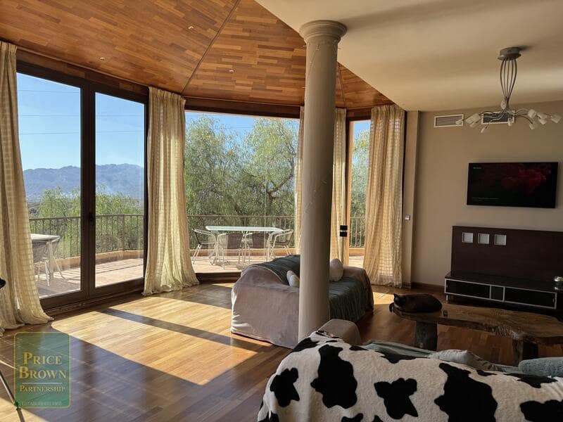 5 soveværelse Finca/Landehus til salg i Los Gallardos med swimmingpool - € 650.000 (Ref: 8292622)