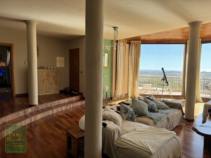 5 soveværelse Finca/Landehus til salg i Los Gallardos med swimmingpool - € 650.000 (Ref: 8292622)