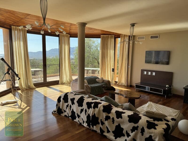 5 soveværelse Finca/Landehus til salg i Los Gallardos med swimmingpool - € 650.000 (Ref: 8292622)