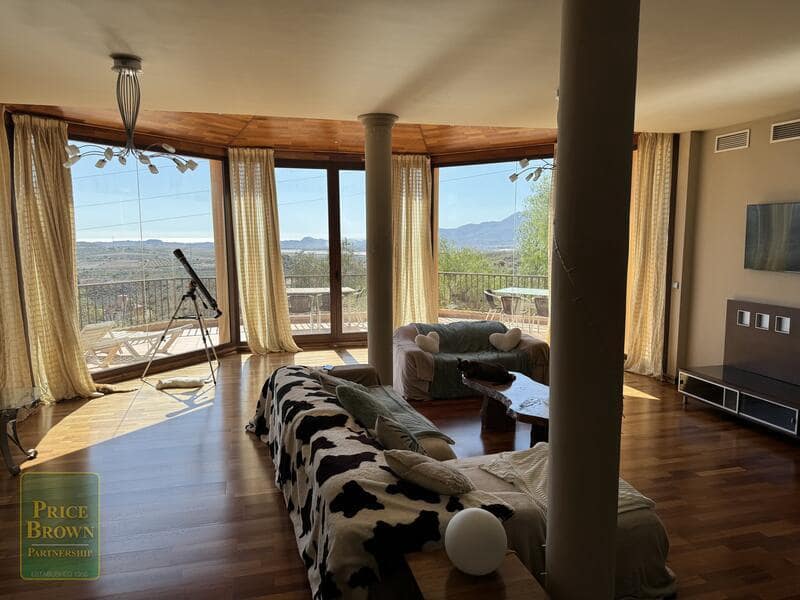 5 soveværelse Finca/Landehus til salg i Los Gallardos med swimmingpool - € 650.000 (Ref: 8292622)