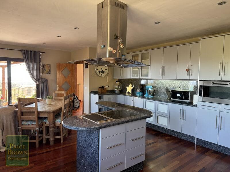 5 soveværelse Finca/Landehus til salg i Los Gallardos med swimmingpool - € 650.000 (Ref: 8292622)