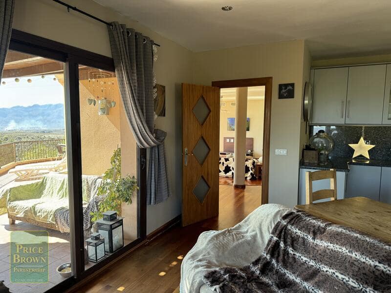 5 soveværelse Finca/Landehus til salg i Los Gallardos med swimmingpool - € 650.000 (Ref: 8292622)