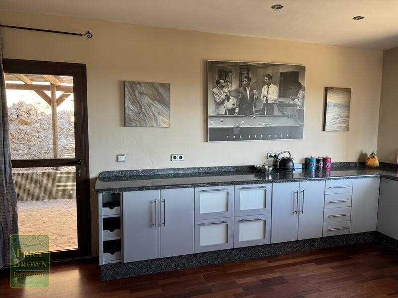 5 soveværelse Finca/Landehus til salg i Los Gallardos med swimmingpool - € 650.000 (Ref: 8292622)