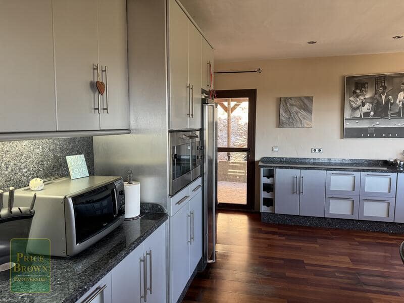 5 soveværelse Finca/Landehus til salg i Los Gallardos med swimmingpool - € 650.000 (Ref: 8292622)