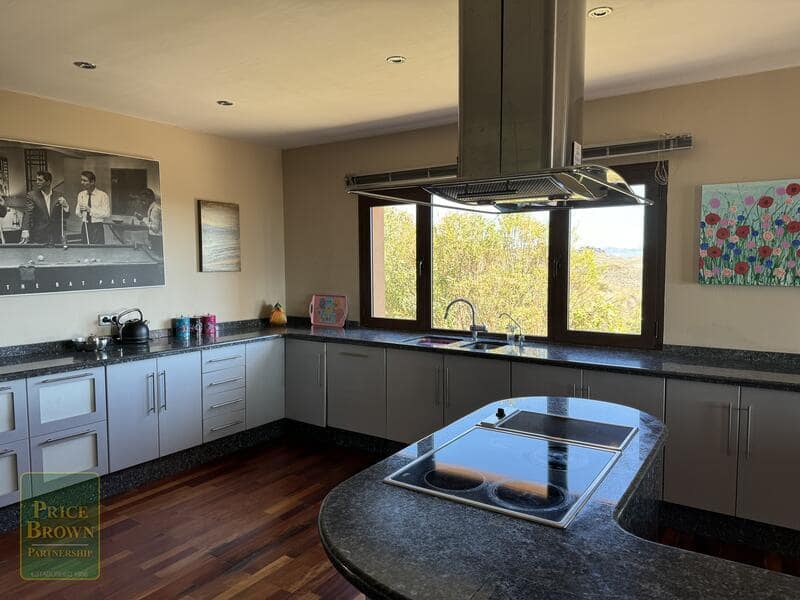 5 soveværelse Finca/Landehus til salg i Los Gallardos med swimmingpool - € 650.000 (Ref: 8292622)