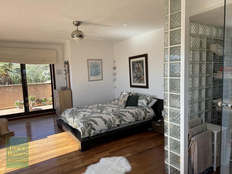 5 soveværelse Finca/Landehus til salg i Los Gallardos med swimmingpool - € 650.000 (Ref: 8292622)