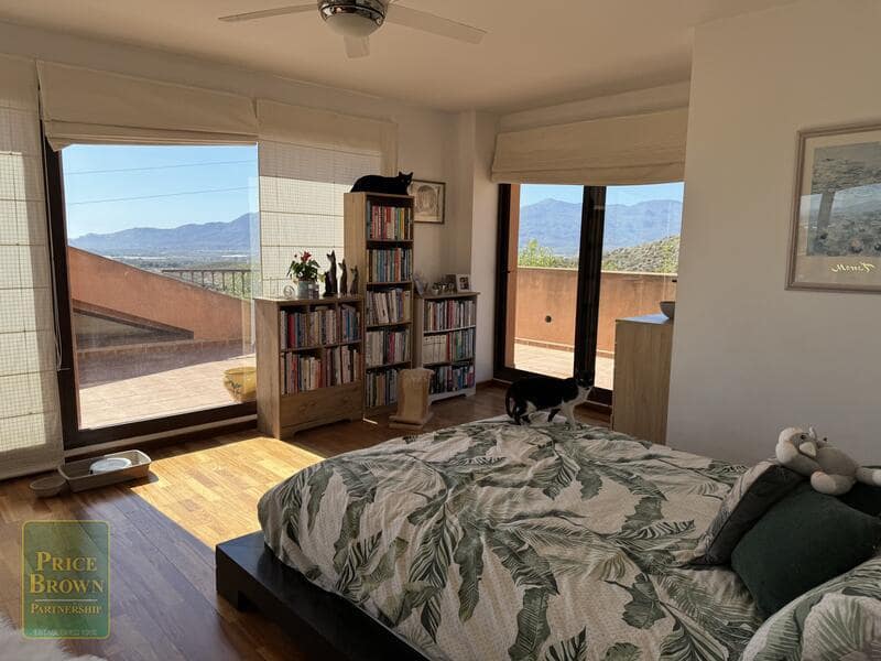 5 soveværelse Finca/Landehus til salg i Los Gallardos med swimmingpool - € 650.000 (Ref: 8292622)