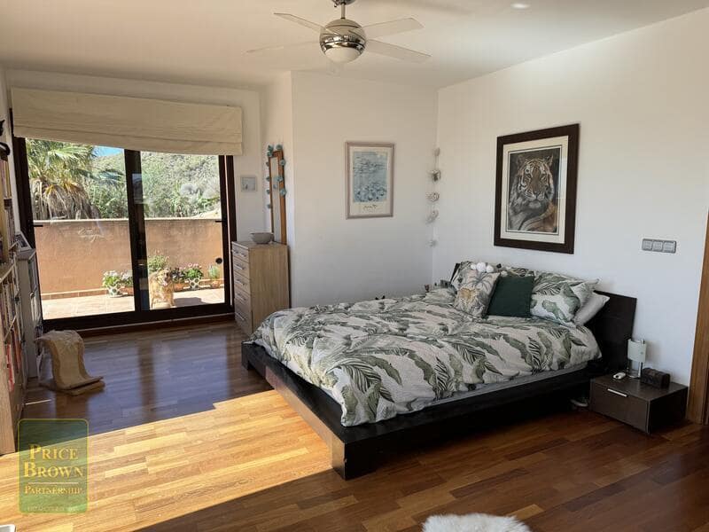 5 soveværelse Finca/Landehus til salg i Los Gallardos med swimmingpool - € 650.000 (Ref: 8292622)