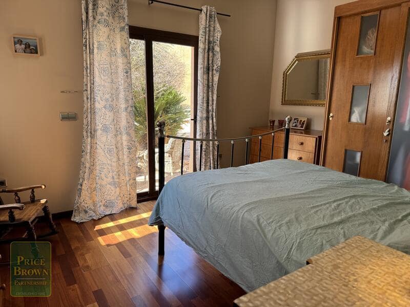 5 soveværelse Finca/Landehus til salg i Los Gallardos med swimmingpool - € 650.000 (Ref: 8292622)