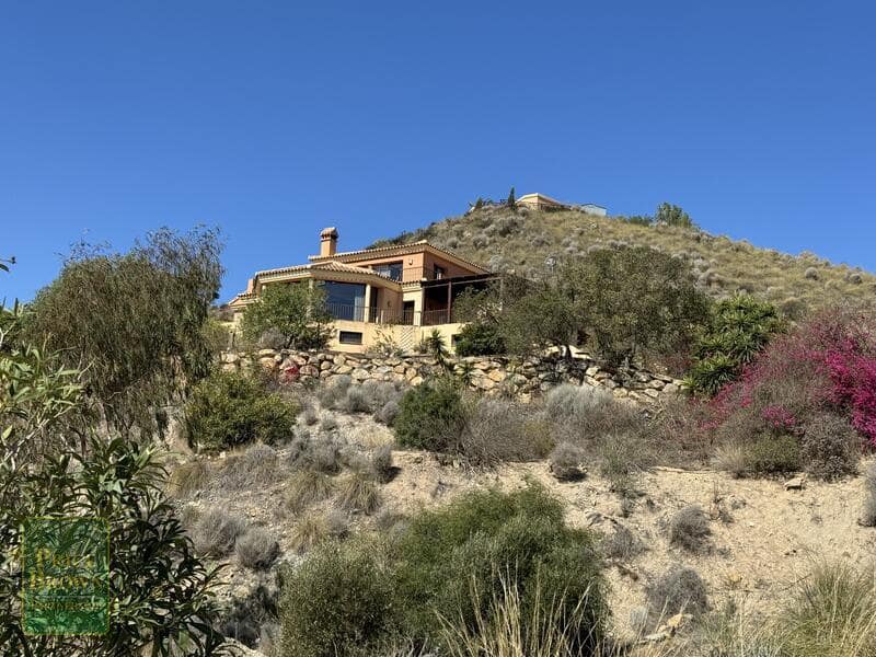 5 soveværelse Finca/Landehus til salg i Los Gallardos med swimmingpool - € 650.000 (Ref: 8292622)