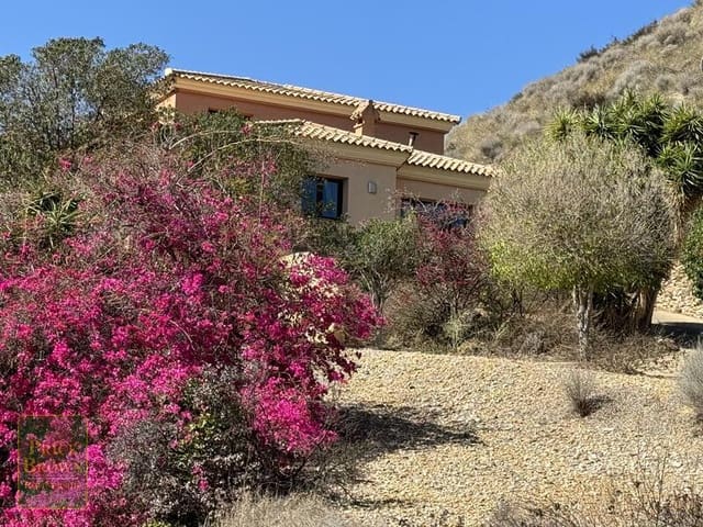 5 soveværelse Finca/Landehus til salg i Los Gallardos med swimmingpool - € 650.000 (Ref: 8292622)