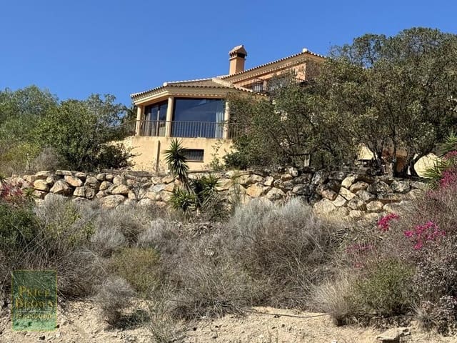 5 soveværelse Finca/Landehus til salg i Los Gallardos med swimmingpool - € 650.000 (Ref: 8292622)