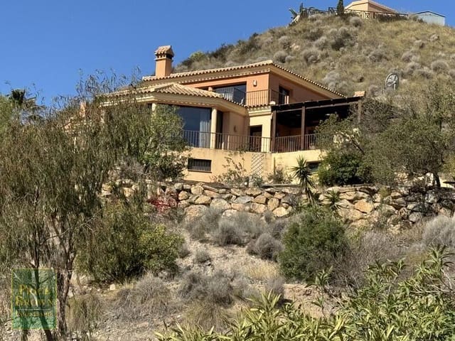 5 soveværelse Finca/Landehus til salg i Los Gallardos med swimmingpool - € 650.000 (Ref: 8292622)