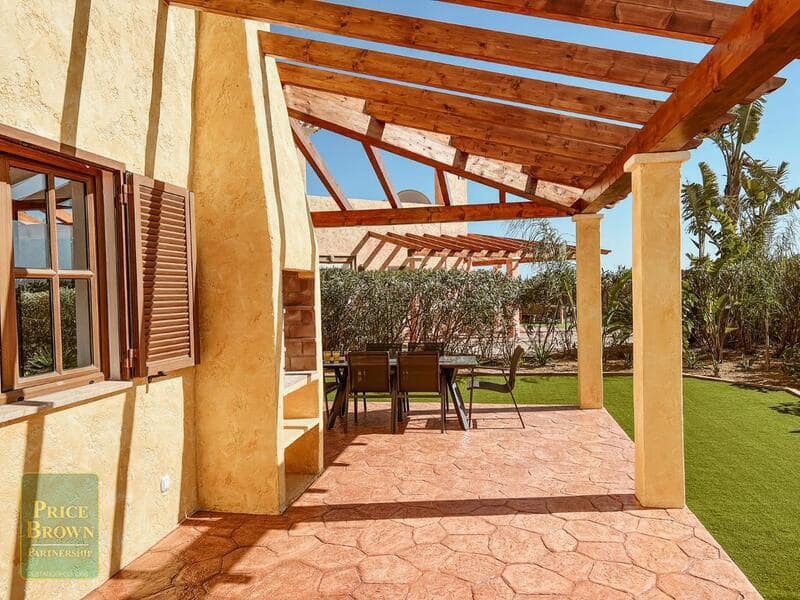 4 quarto Moradia para venda em Cuevas del Almanzora com piscina garagem - 406 850 € (Ref: 8404042)