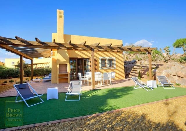 3 soveværelse Villa til salg i Cuevas del Almanzora med swimmingpool garage - € 375.950 (Ref: 8404043)