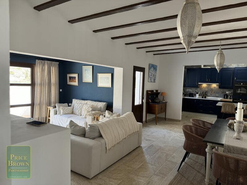 Chalet de 4 habitaciones en Mojácar en venta con piscina - 649.995 € (Ref: 8448599)