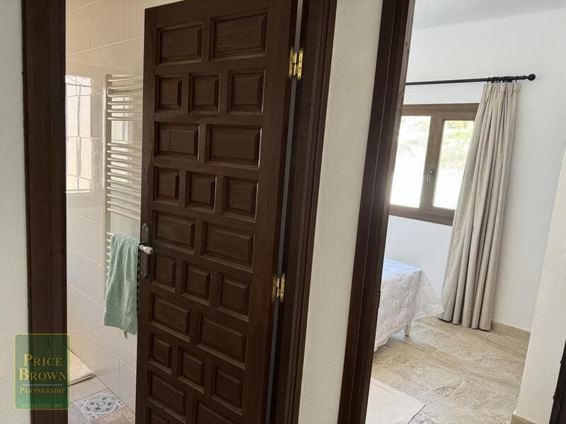 Chalet de 4 habitaciones en Mojácar en venta con piscina - 649.995 € (Ref: 8448599)