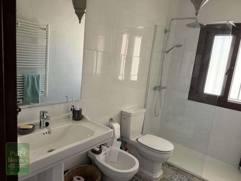 Chalet de 4 habitaciones en Mojácar en venta con piscina - 649.995 € (Ref: 8448599)