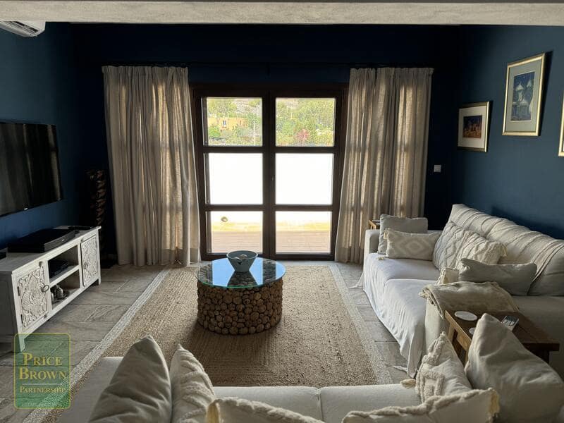 Chalet de 4 habitaciones en Mojácar en venta con piscina - 649.995 € (Ref: 8448599)