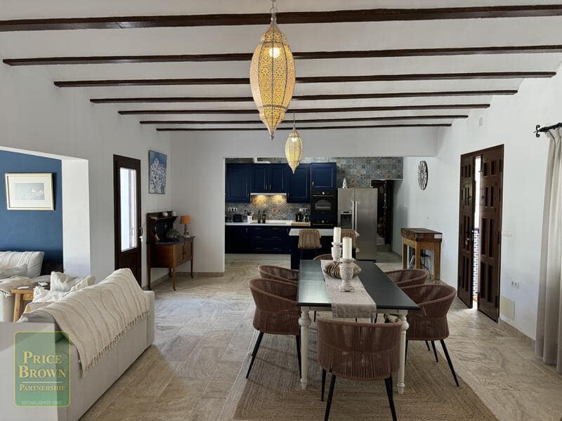 Chalet de 4 habitaciones en Mojácar en venta con piscina - 649.995 € (Ref: 8448599)