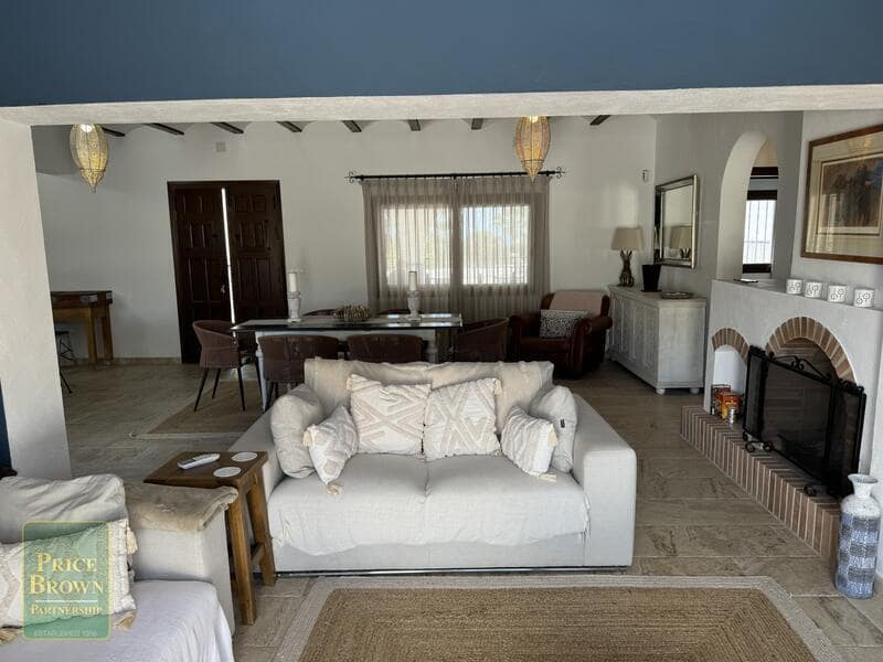 Chalet de 4 habitaciones en Mojácar en venta con piscina - 649.995 € (Ref: 8448599)