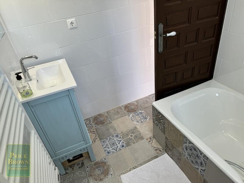 Chalet de 4 habitaciones en Mojácar en venta con piscina - 649.995 € (Ref: 8448599)