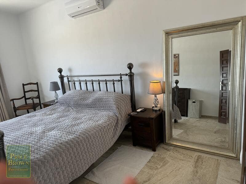 Chalet de 4 habitaciones en Mojácar en venta con piscina - 649.995 € (Ref: 8448599)