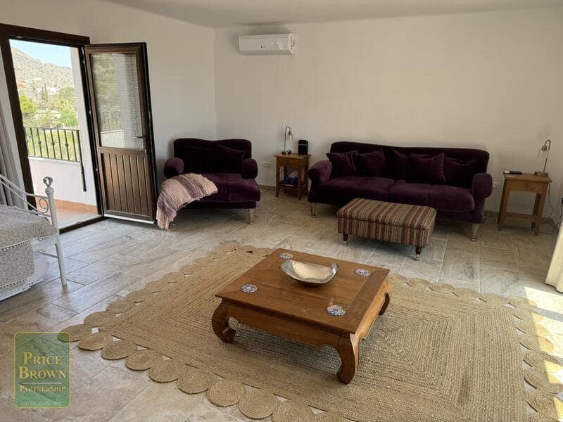 Chalet de 4 habitaciones en Mojácar en venta con piscina - 649.995 € (Ref: 8448599)