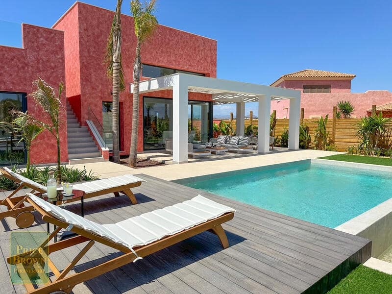 3 bedroom Villa for sale in Cuevas del Almanzora with pool garage - € 875,000 (Ref: 8568965)