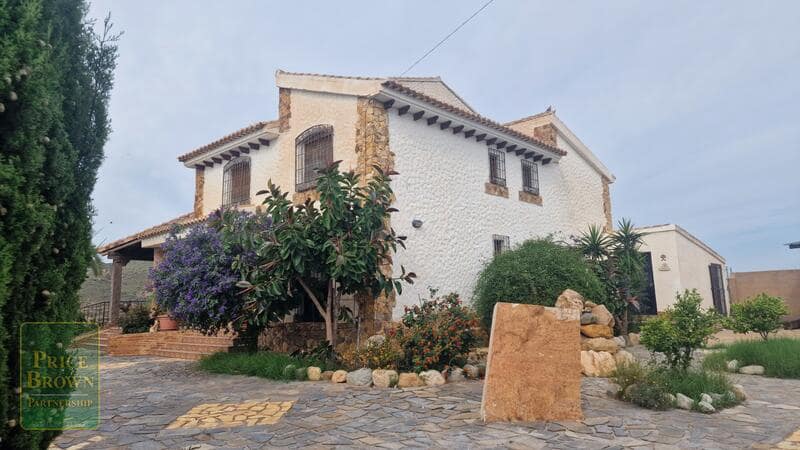 4 soveværelse Villa til salg i Zurgena - € 399.000 (Ref: 8910019)